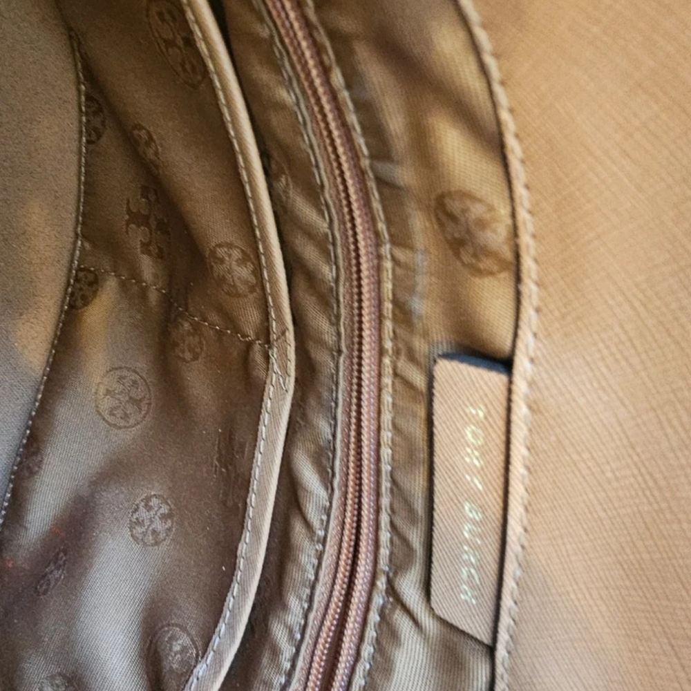 Tory Burch York Small Tote Bag - Picture 7 of 8